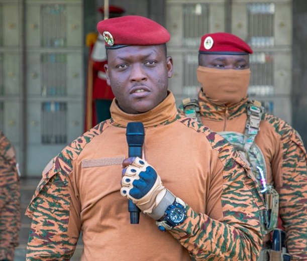 Burkina : « Il n’y a pas de raison de se démotiver, parce que l’histoire nous a toujours donné raison, et l’histoire continuera de nous donner raison », motive le président Ibrahim Traoré