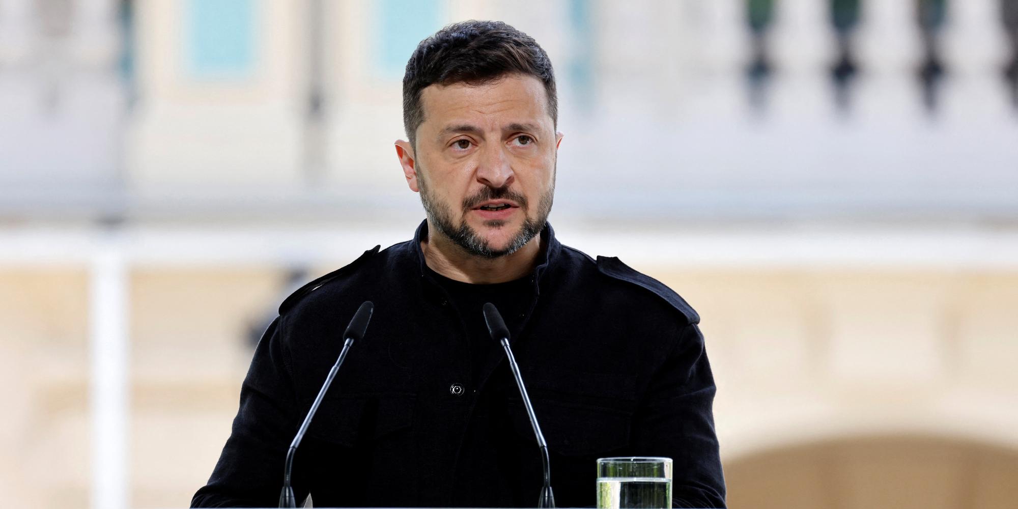 Guerre en Ukraine : Volodymyr Zelensky attend de la Russie qu’elle s’engage à un cessez-le-feu et se dit « prêt » à des pourparlers