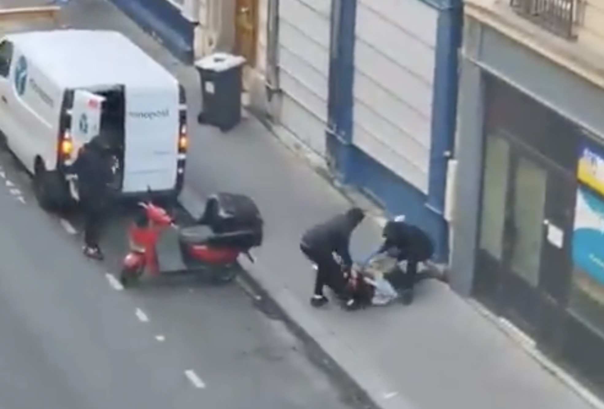 Tentative d’enlèvement d’un couple à Paris : « l’homme à l’extincteur » raconte son intervention