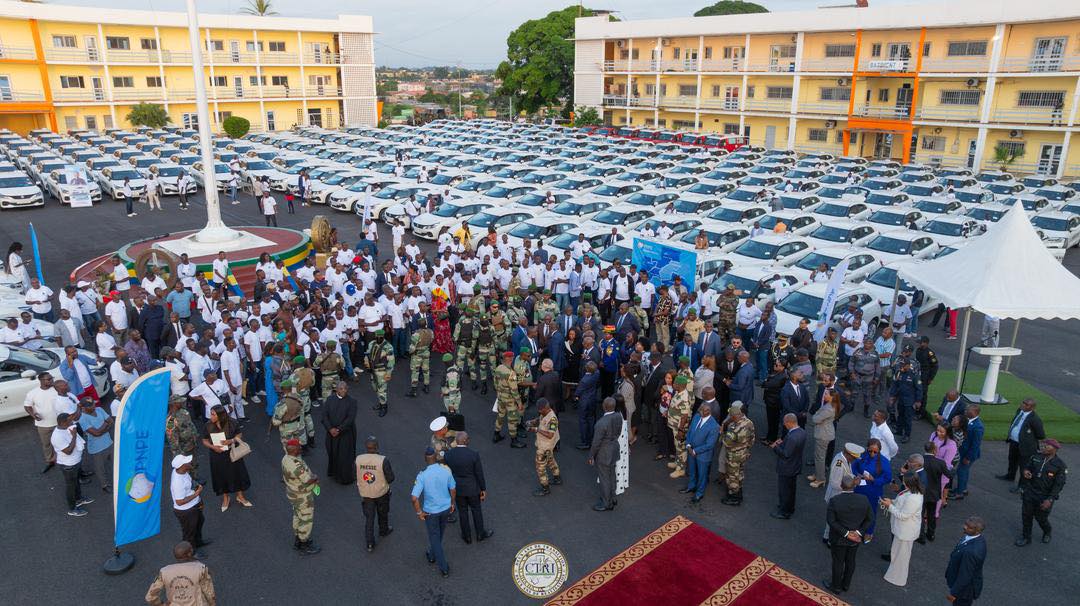 GABON :Taxi Gab 399 jeunes reçoivent des véhicules dans le cadre de la seconde phase du projet