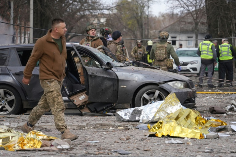 Ukraine: responsables européens et américains condamnent une frappe russe ayant fait au moins 34 morts