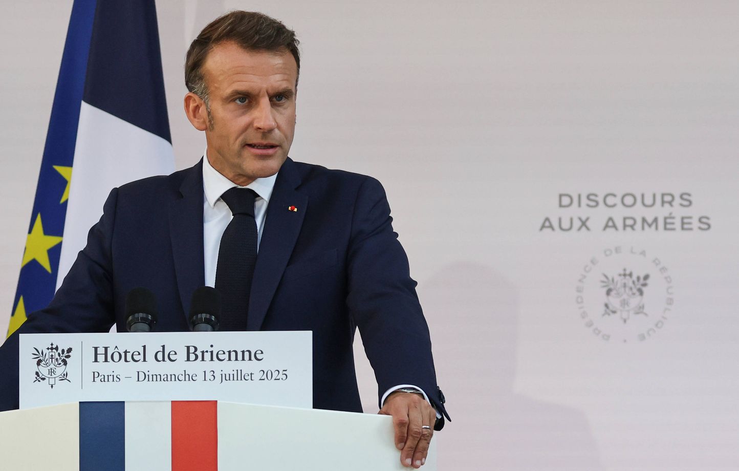 Budget, menaces, Europe… Ce qu’il faut retenir du discours aux armées d’Emmanuel Macron