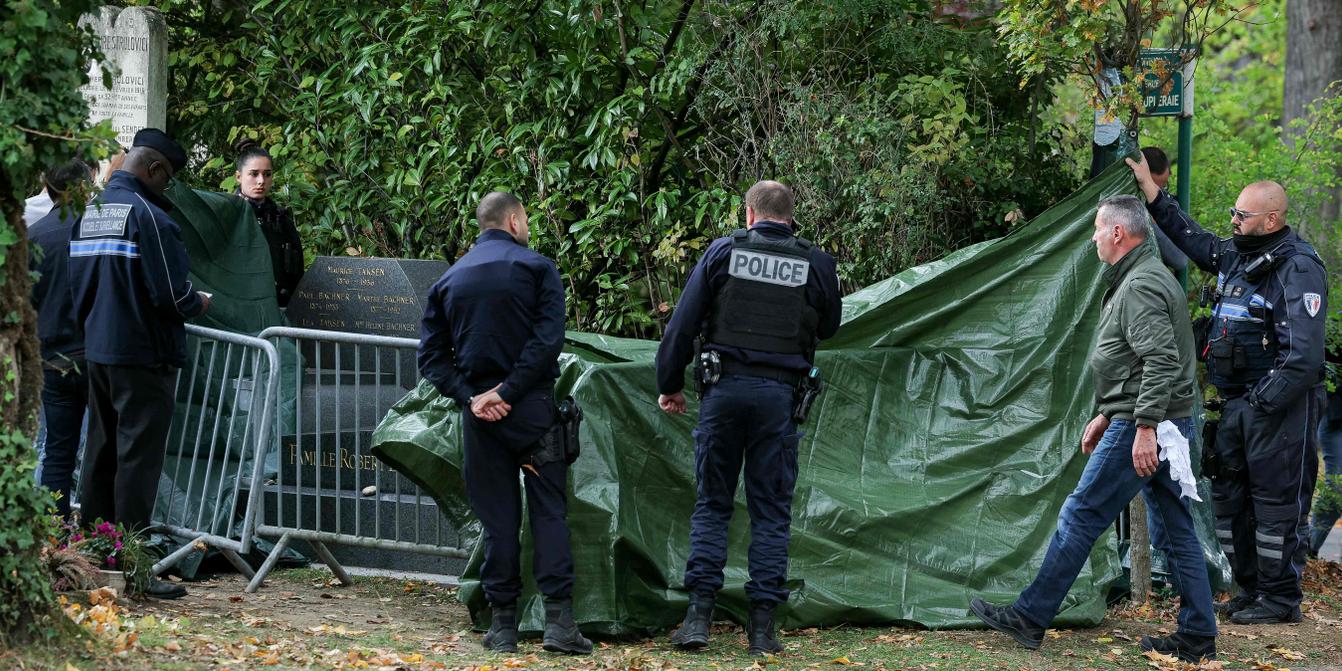 Hauts-de-Seine : la tombe de Robert Badinter profanée par une inscription le jour de sa panthéonisation