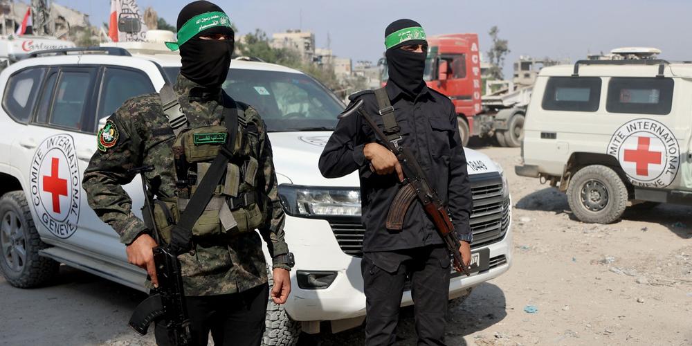 Gaza : l’armée israélienne a identifié les corps des trois otages restitués dimanche comme étant ceux de soldats