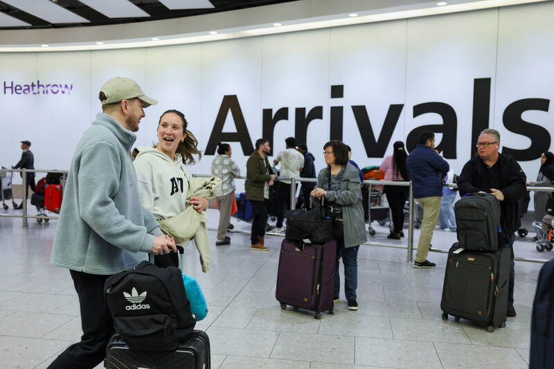 Royaume-Uni : retour à la normale à l’aéroport de Londres-Heathrow après une gigantesque panne de courant