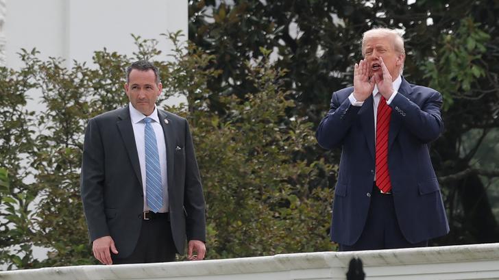 « Des missiles nucléaires » : la blague provoc de Trump sur le toit de la Maison-Blanche