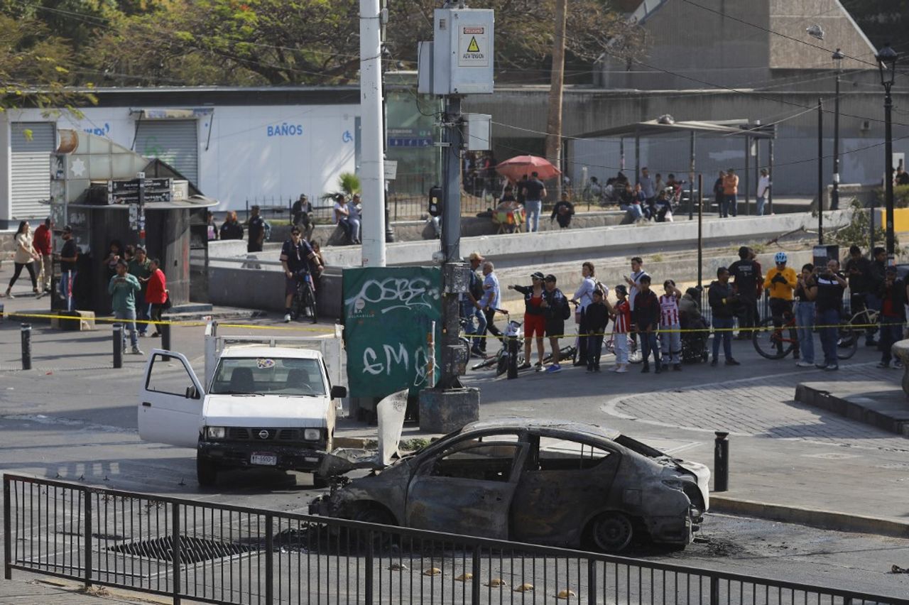 Mexique  : Le baron de la drogue El Mencho  tué au Mexique, la présidente appelle au calme après des violences