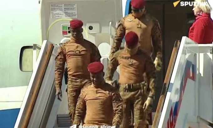 80e anniversaire de la Grande Victoire russe : Le Capitaine Ibrahim Traoré, invité de marque à Moscou