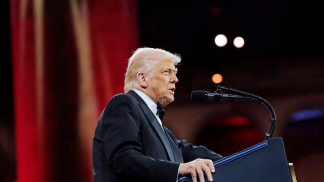 Droits de douane : Donald Trump appelle les entreprises à s'installer aux États-Unis