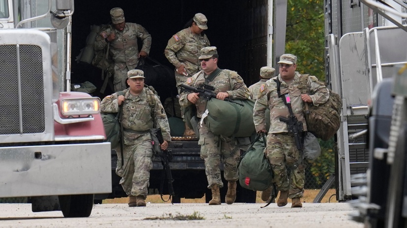 États-Unis: Donald Trump appelle à mettre en prison le maire de Chicago et le gouverneur de l'Illinois