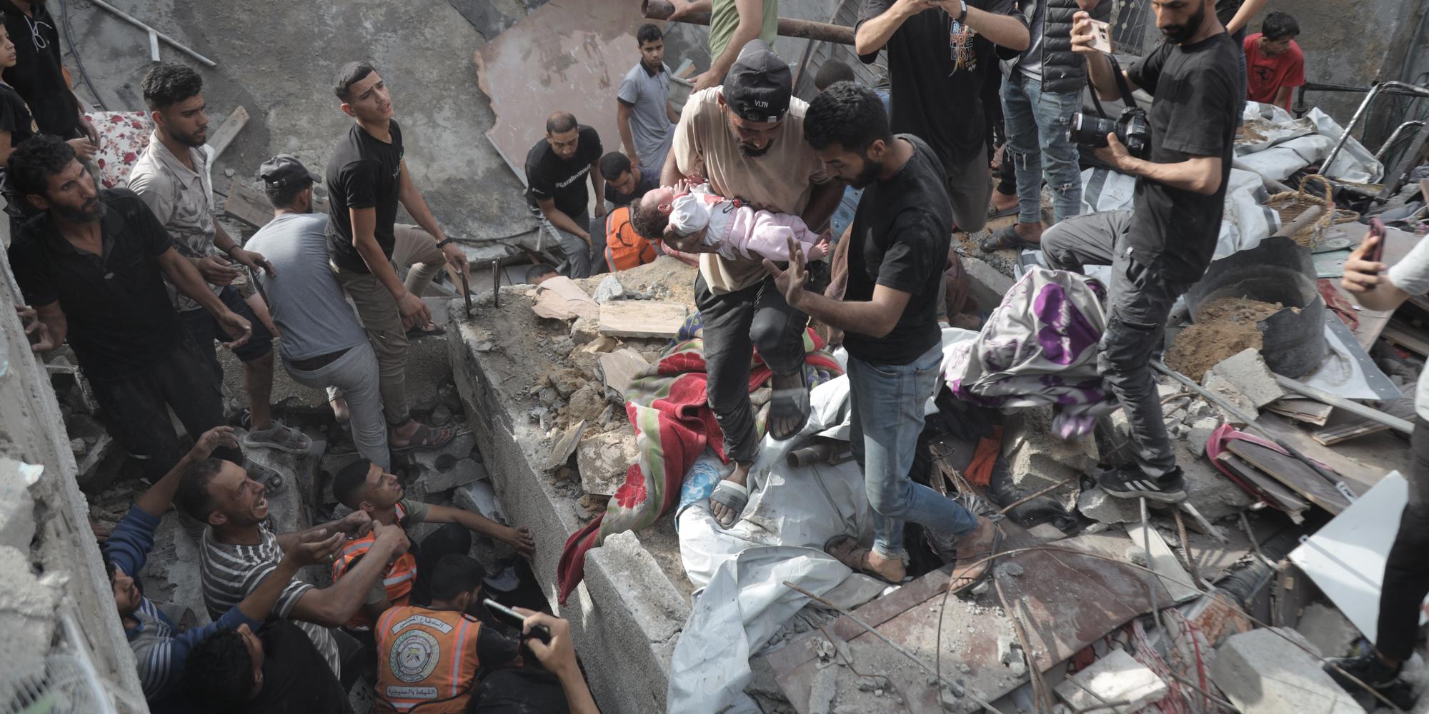 Guerre à Gaza : Israël poursuit ses bombardements, MSF dénonce une reprise de l’aide humanitaire