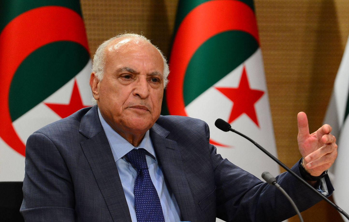 Accord franco-algérien de 1968 : Alger moque « la course à l’échalote » à l’Assemblée