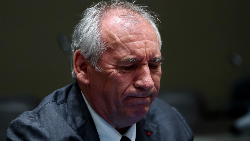 Les dépenses dérapent : François Bayrou va demander un effort à tous les Français pour rétablir les comptes