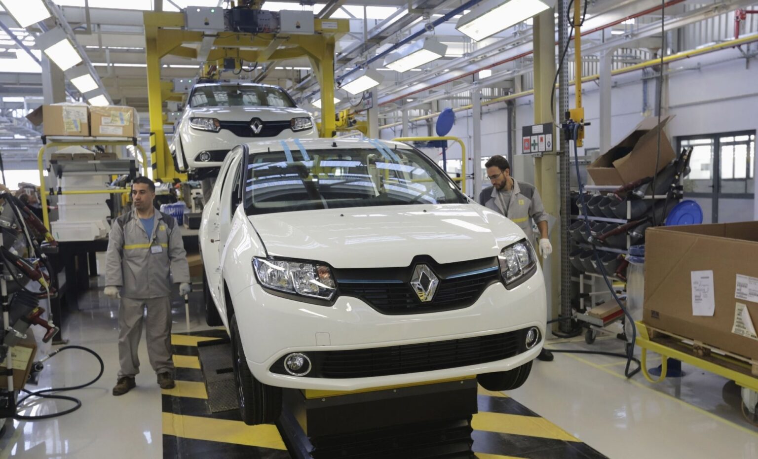 Voici pourquoi l’Algérie a décidé de fermer l’usine Renault