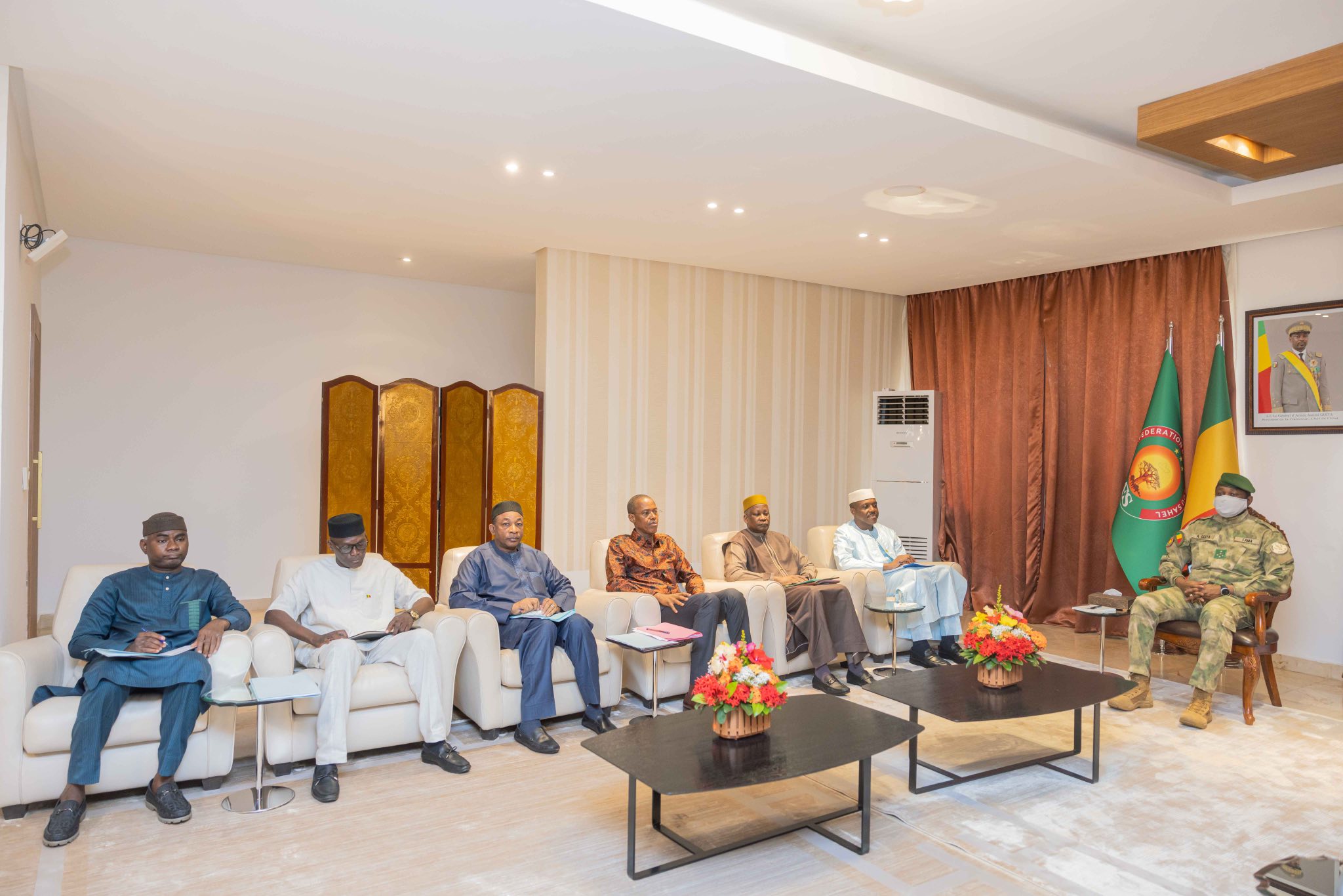 Mali SIGRH : le Premier ministre et quatre membres du gouvernement à l’écoute du Président de la Transition