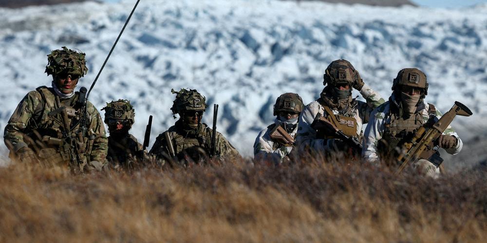 Groenland : Emmanuel Macron a réuni un conseil de défense ce matin ; une « quinzaine de soldats » français déjà présents à Nuuk pour un exercice militaire