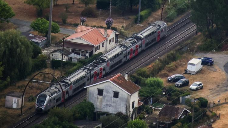 NOUVELLE-AQUITAINE : DEUX FEMMES PERCUTÉES PAR UN TER, L’UNE DES VICTIMES EST DÉCÉDÉE