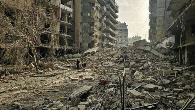 Guerre au Moyen-Orient : Israël frappe au Liban et l'Iran réplique, Total plafonne le prix des carburants