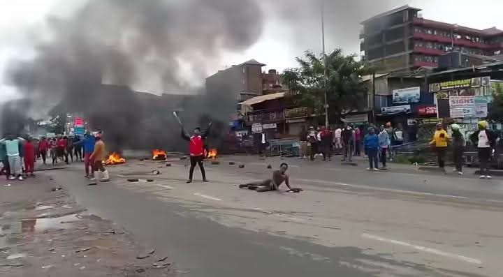 Au Kenya, la grève contre la hausse du prix des carburants suspendue après deux jours de protestation et quatre morts